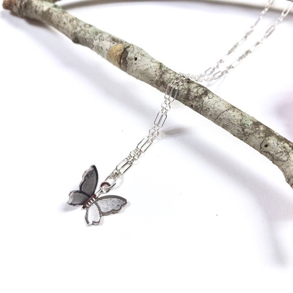 Butterfly Necklace, Dragonfly, Insect, Bee, Flower - Picture 6 of 10